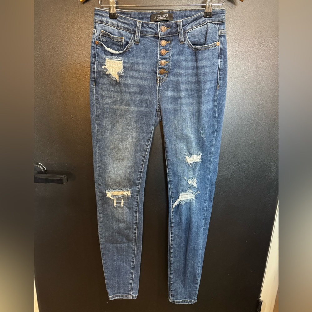 EUC Judy Blue Denim 
Distressed with thermal patches 
Button fly with stretch